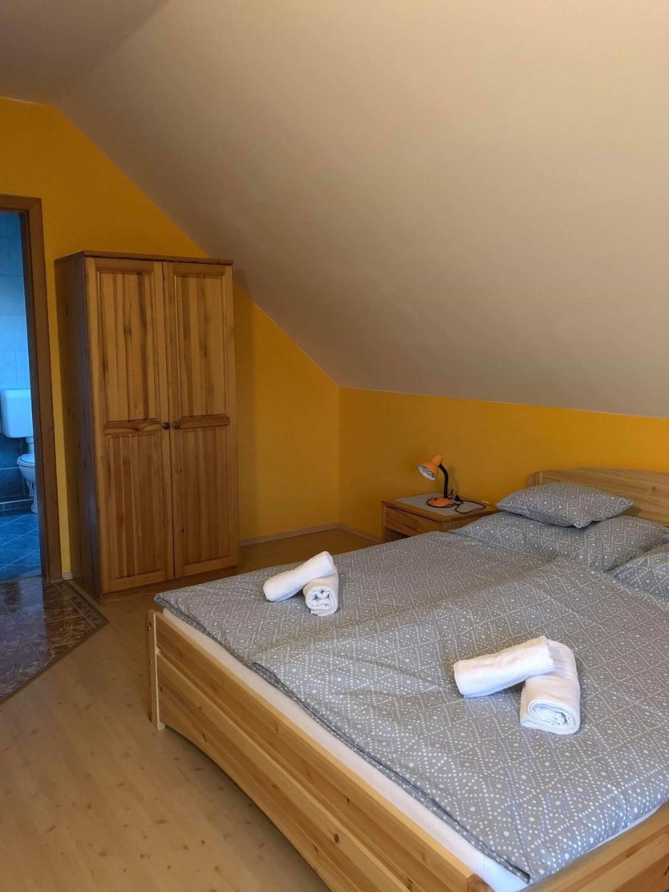 Kristaly Apartmanhaz Sárvár Exteriör bild