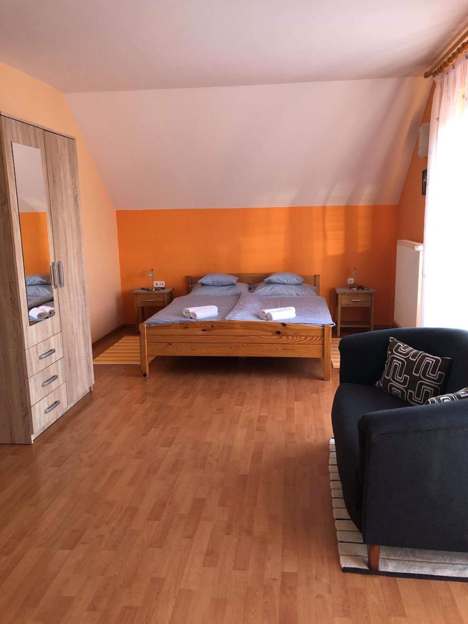 Kristaly Apartmanhaz Sárvár Exteriör bild