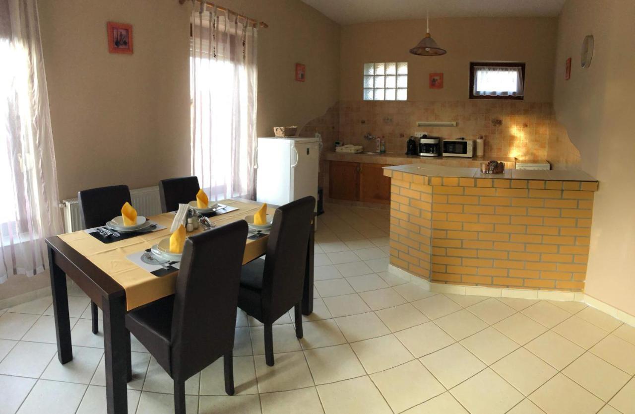 Kristaly Apartmanhaz Sárvár Exteriör bild